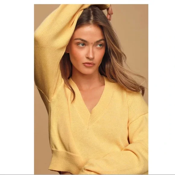 Lulus Just a Moment Light Yellow V-Neck Cropped Sweater Large - Picture 2 of 8